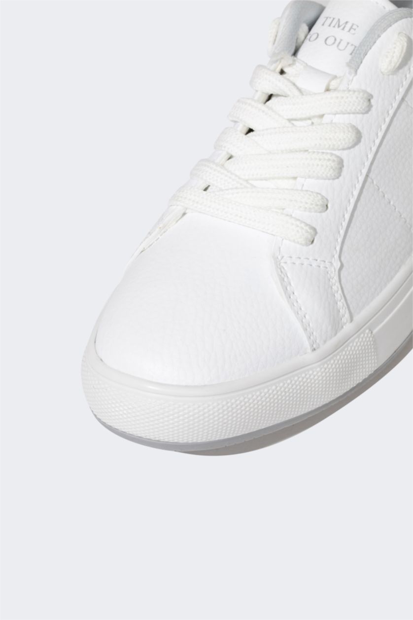 حريمي أبيض (000) حذاء رياضي حريمي جلد صناعي برباط