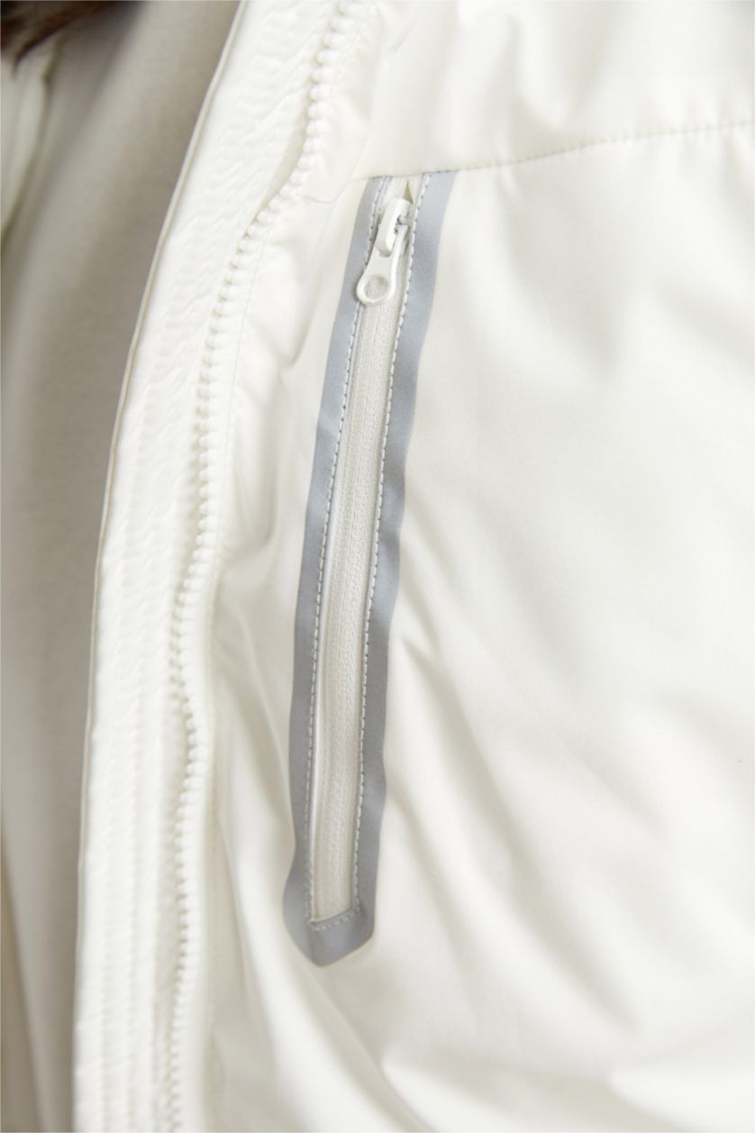 FEMME Blanc Zipper