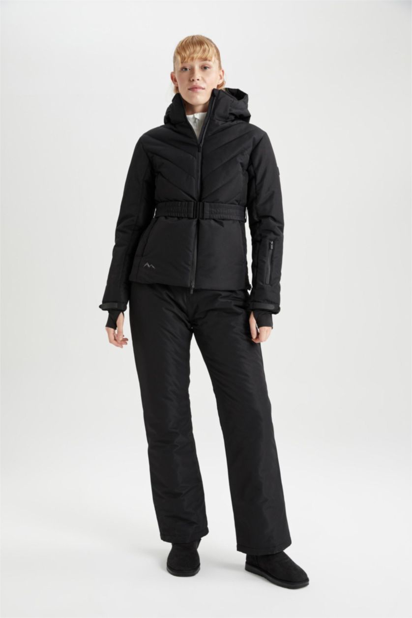 حريمي أسود جاكيت ثلج سليم فيت بكابيشون ببطانة صوفية من DeFactoFit