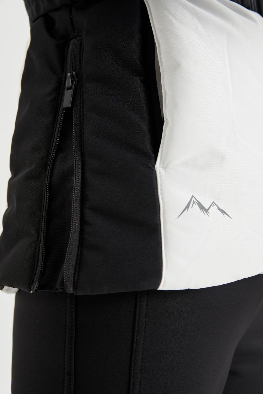 Woman White DeFactoFit Water Repellent Slim Fit Hooded Fleece Lined Ski Jacket