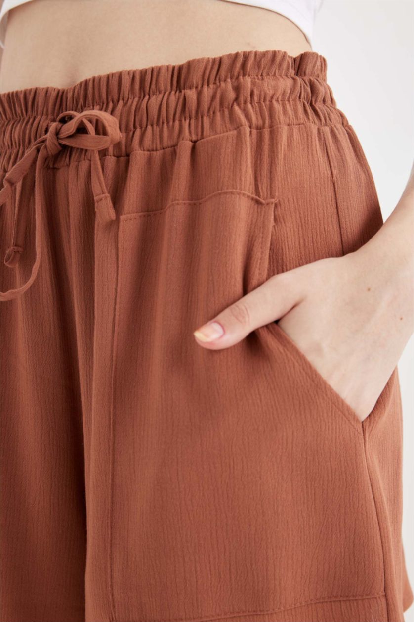 FEMME Marron Clair Short en viscose froissée taille normale à coupe régulière