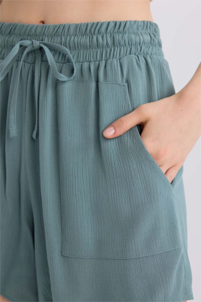 WOMAN DULL GREEN Regular Fit Regular Waist Straight Leg Crinkle Shorts