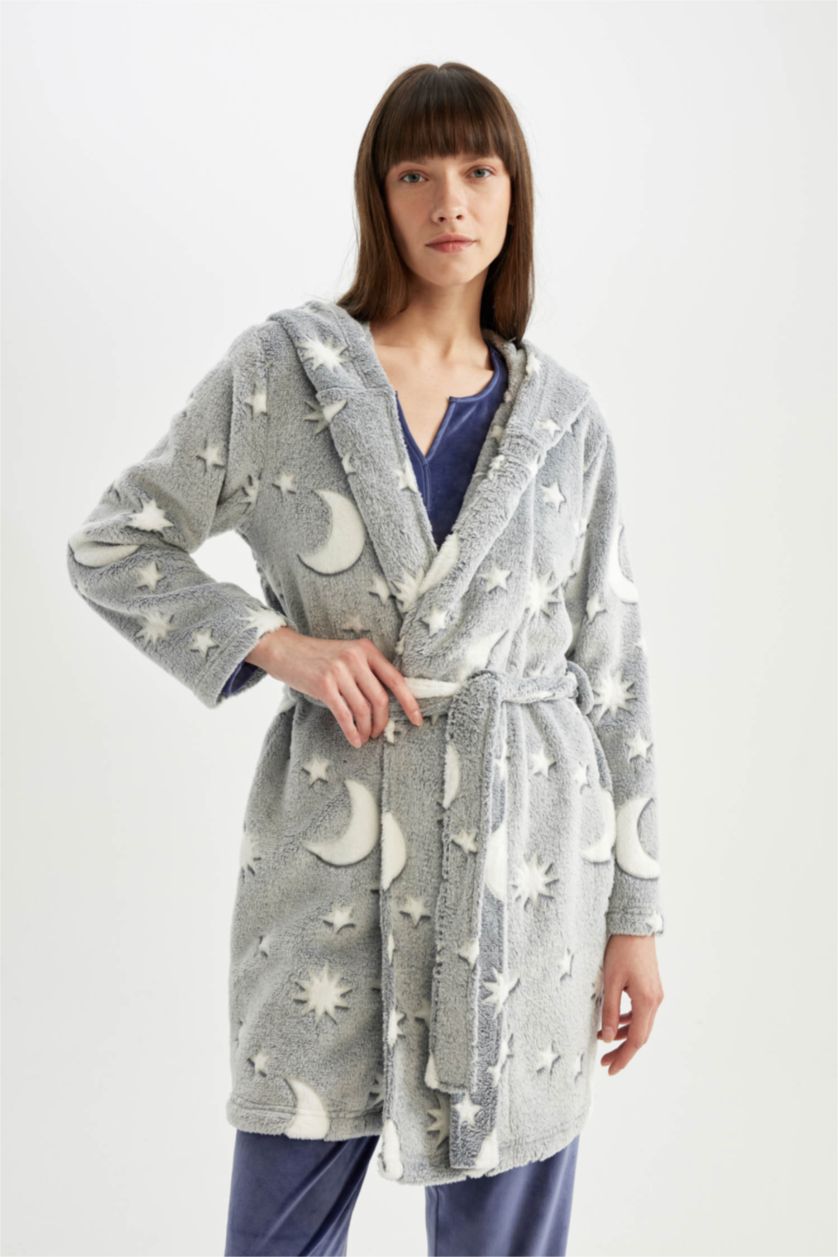 حريمي رمادي فاتح روب نوم قصة عادية من Fall in Love