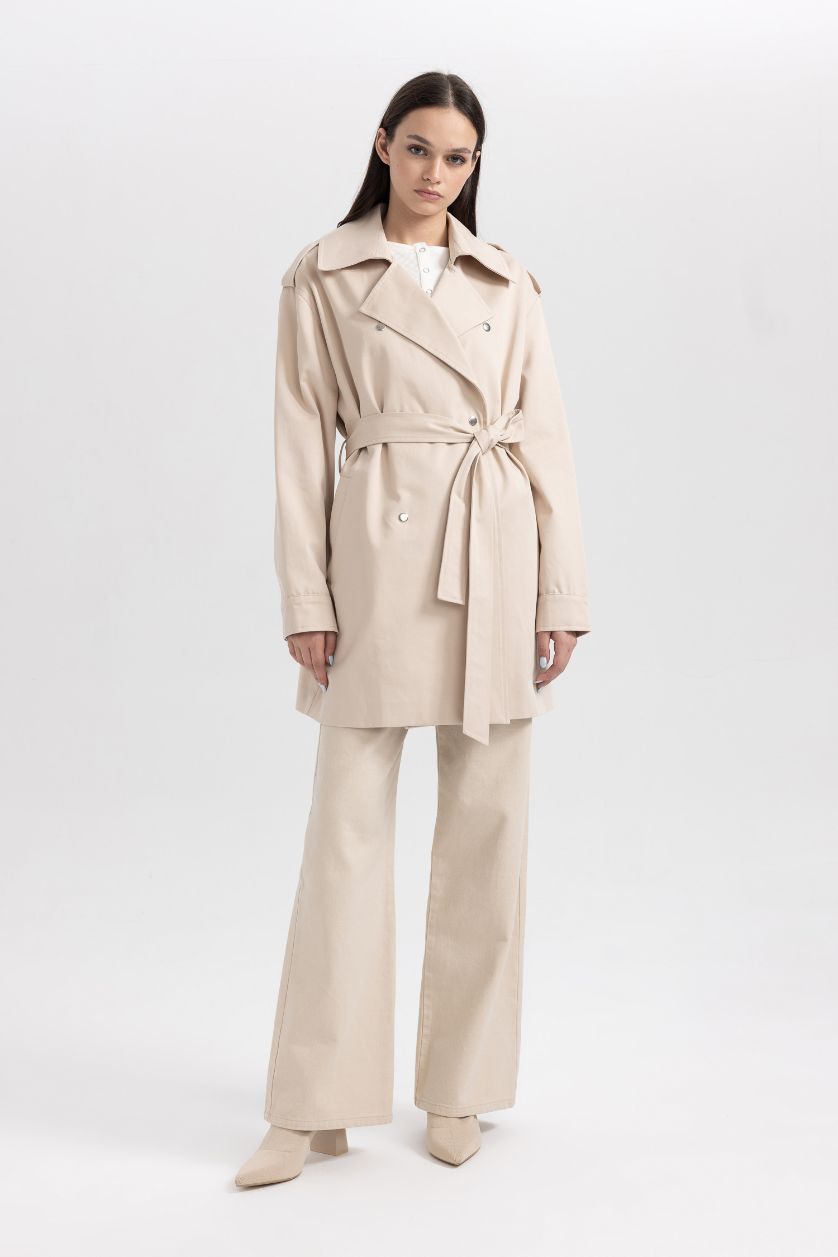 Kadın Kum Su Geçirmez Trençkot Oversize Geniş Kalıp Kruvaze Yaka Düğmeli Kemerli Cepli Apoletli Kuşaklı