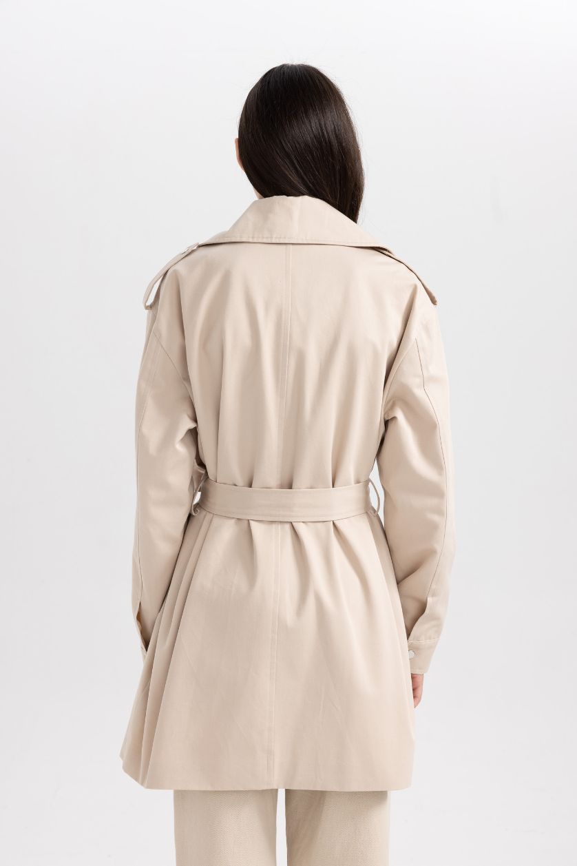 Kadın Kum Su Geçirmez Trençkot Oversize Geniş Kalıp Kruvaze Yaka Düğmeli Kemerli Cepli Apoletli Kuşaklı