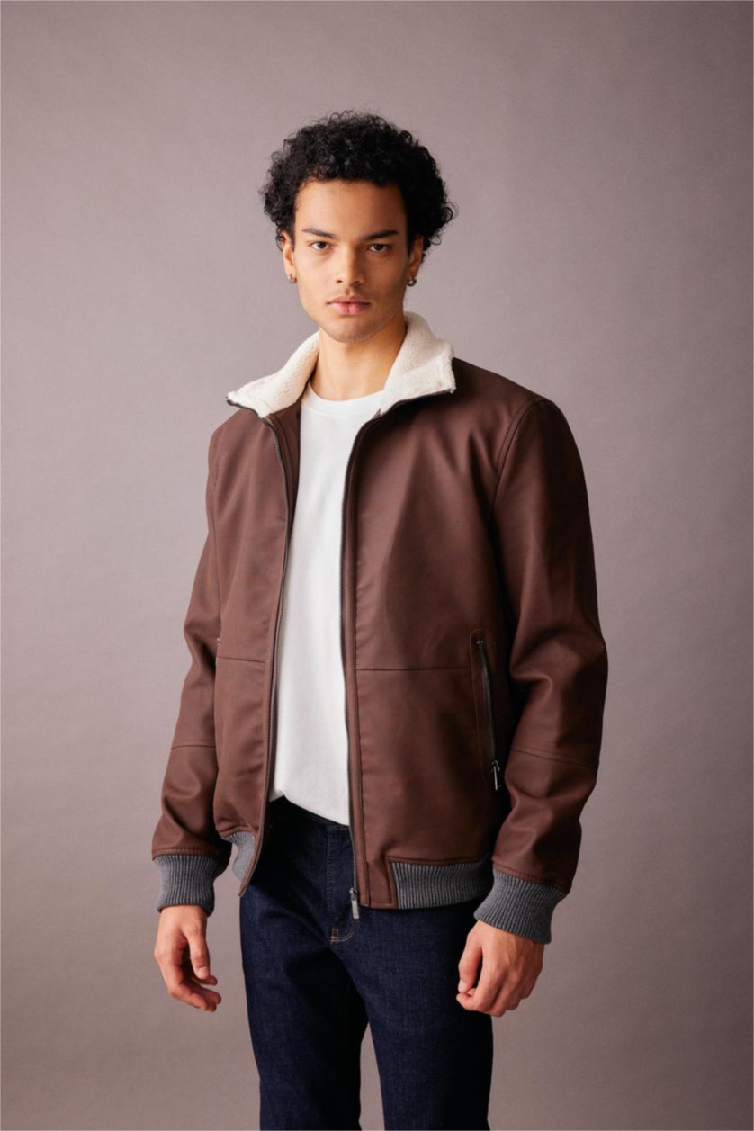 رجال بني قمصلة جلد صناعي سليم فيت بياقة عالية من القطيفة