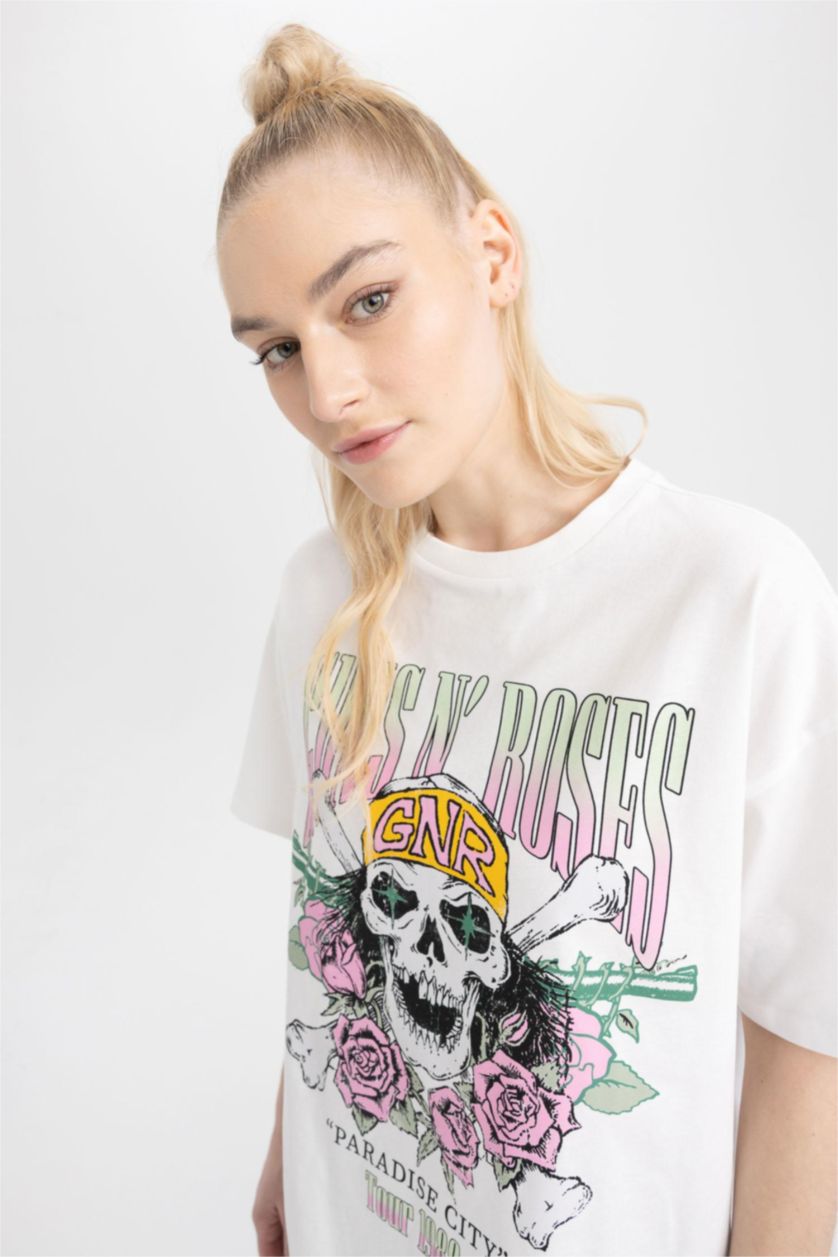 Kadın Kırık Beyaz Oversıze Kısa Kollu Tişört