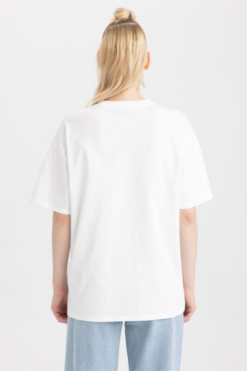 Kadın Kırık Beyaz Oversıze Kısa Kollu Tişört
