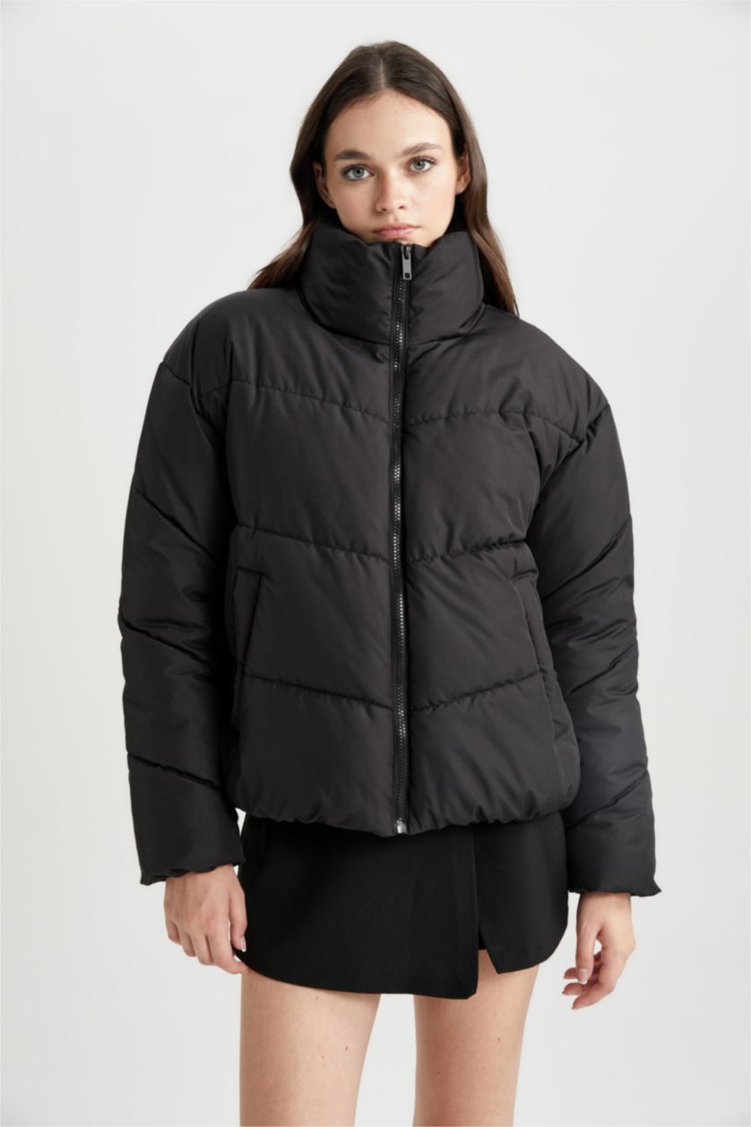 Kadın Siyah Su İtici Şişme Mont Oversize Geniş Kalıp Dik Yaka Fermuarlı Cepli Kapitoneli