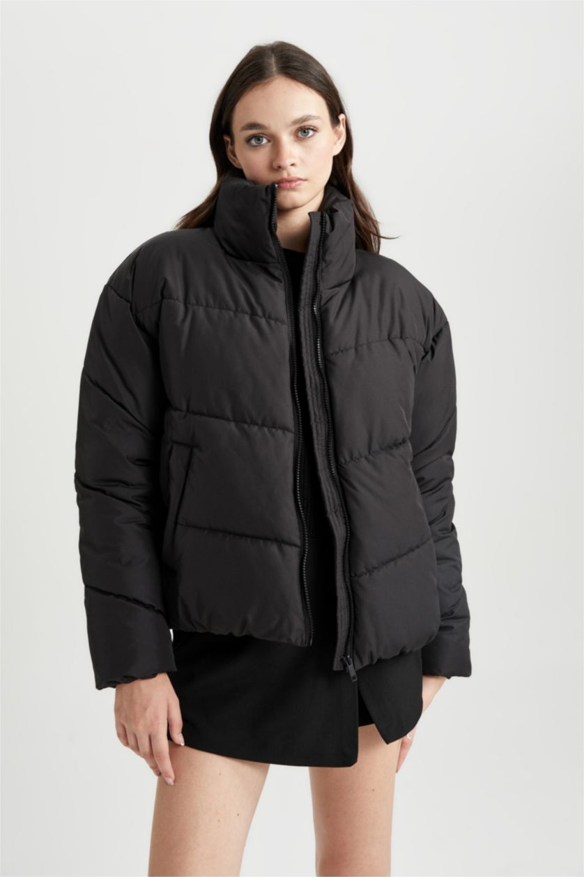 Kadın Siyah Su İtici Şişme Mont Oversize Geniş Kalıp Dik Yaka Fermuarlı Cepli Kapitoneli