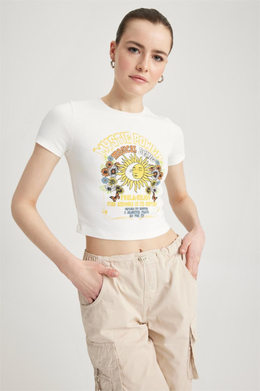 نساء اوف وايت تيشيرت قصير قصير الأكمام مطبوع