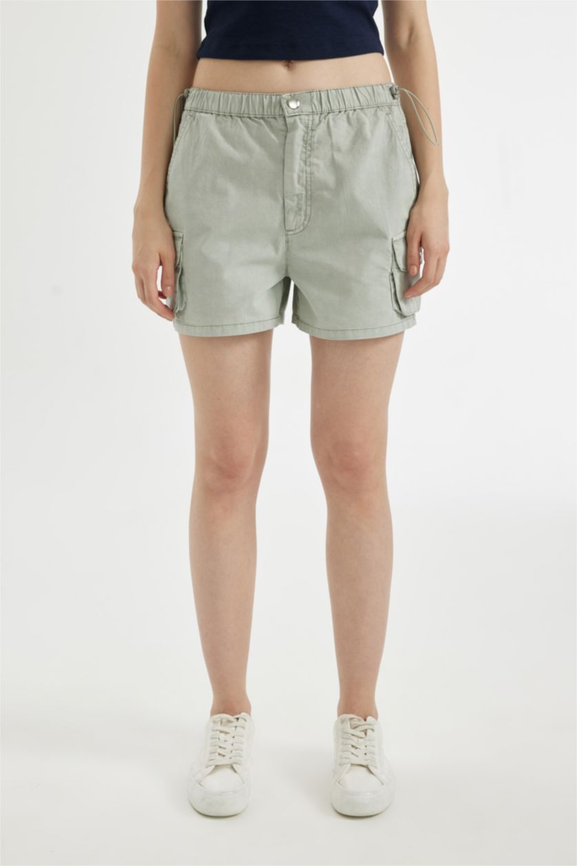 WOMAN Mint Regular Fit Regular Waist Short Leg Gabardine Shorts
