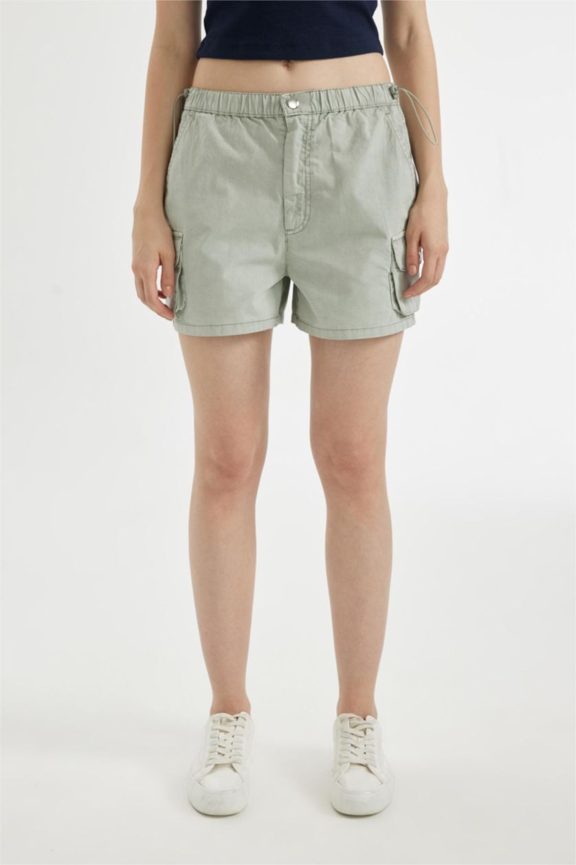 حريمي نعناع شورت قصير جبردين قصة عادية بخصر عادي