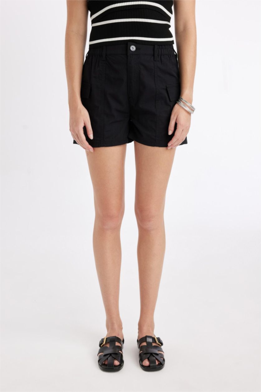 Woman Black Regular Fit Poplin Normal Waist Shorts