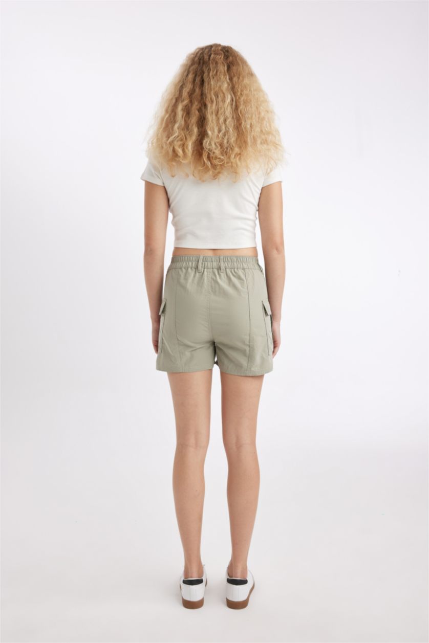 حريمي أخضر شورت قصير بوبلين قصة عادية بخصر عادي