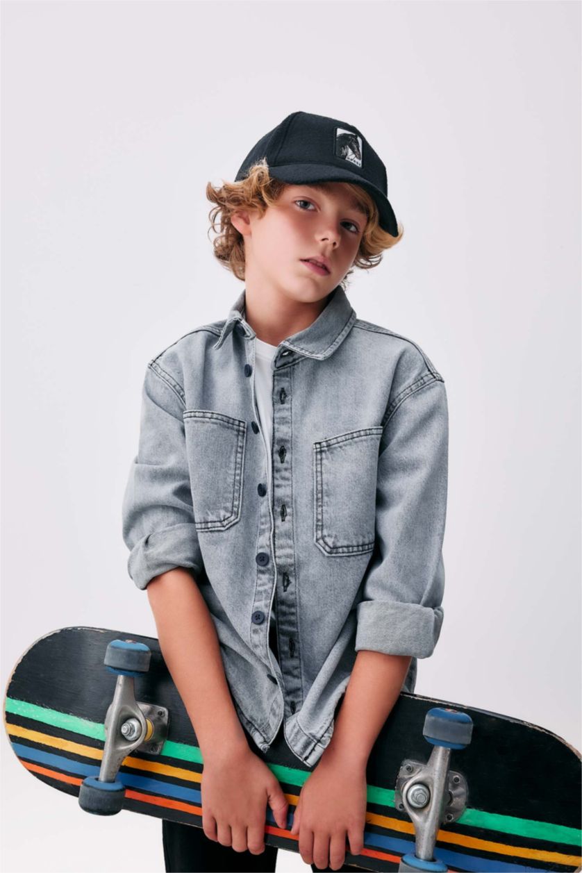 أولاد رمادي فاتح قميص جينز اوفر سايز ولادي كم طويل بياقة بولو