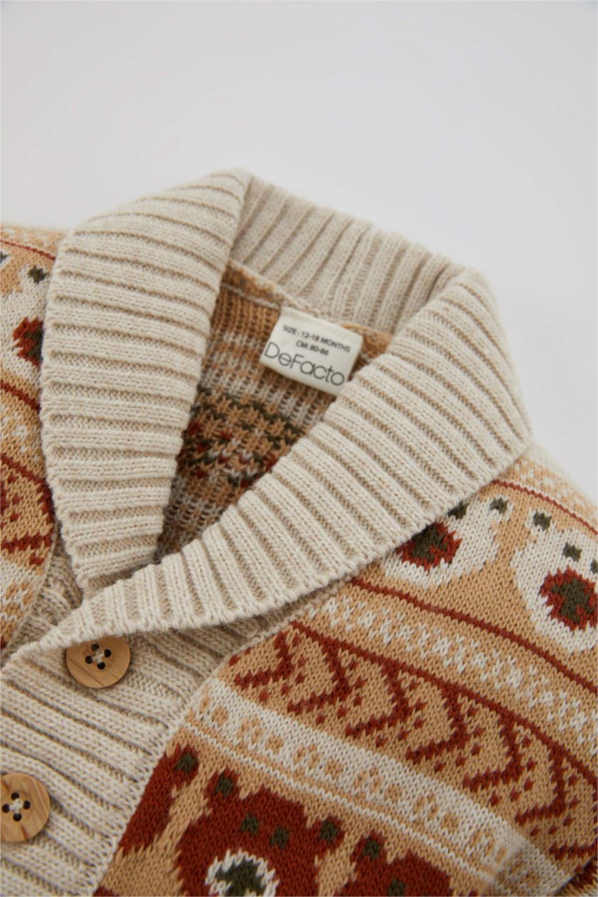 طفل صغير بيج جاكيت صوف تريكو ولادي قصة عادية