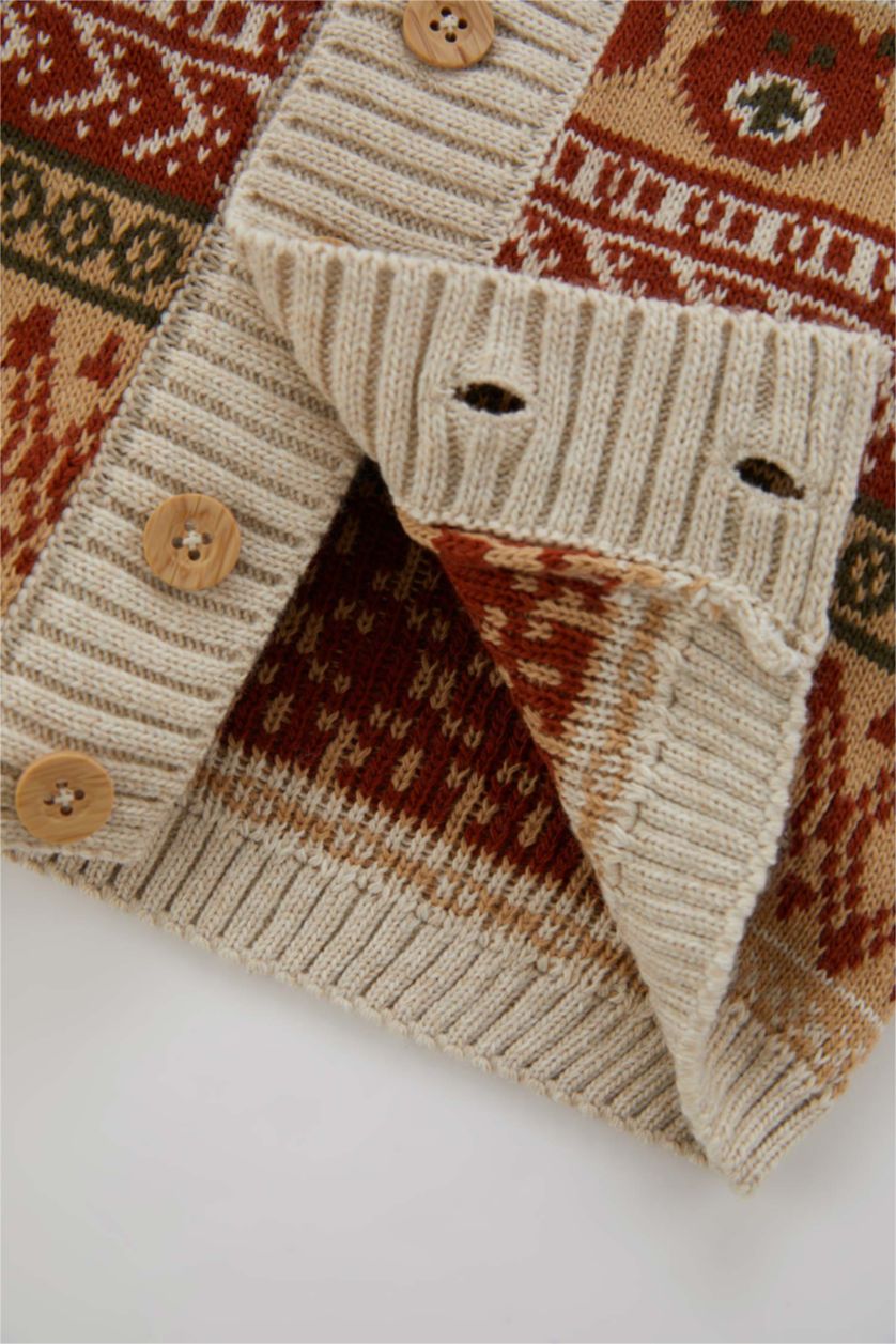 طفل صغير بيج جاكيت صوف تريكو ولادي قصة عادية