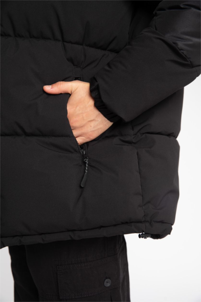 رجال أسود قمصلة نفخ قصة عادية بغطاء للرأس