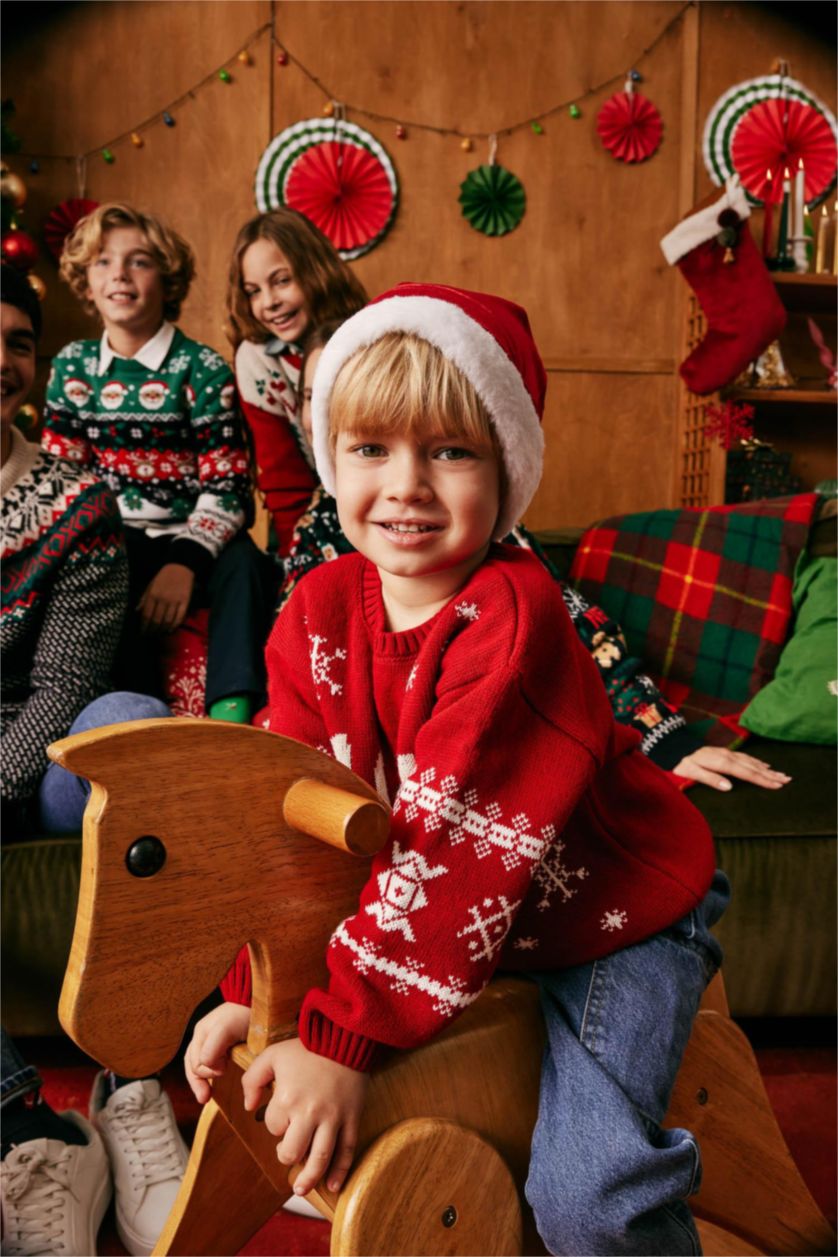 Erkek Bebek Kırmızı Erkek Bebek Yılbaşı Temalı Kazak