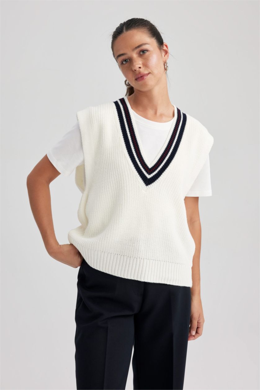 WOMAN Ecru Regular Fit V-Neck