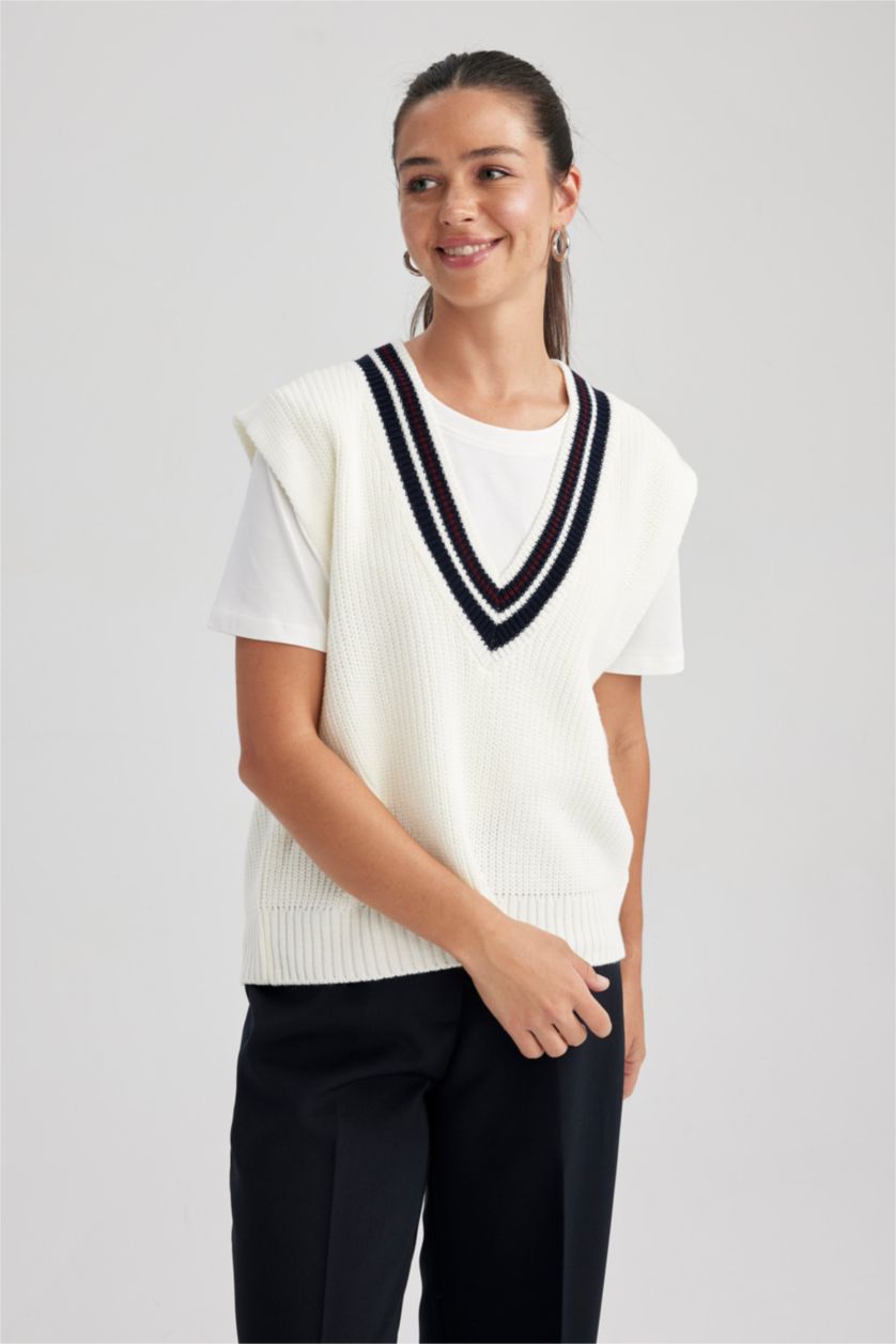 WOMAN Ecru Regular Fit V-Neck