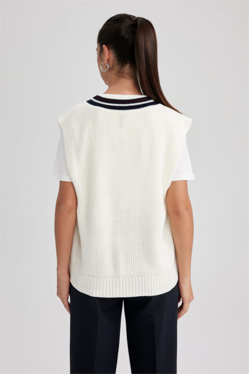 WOMAN Ecru Regular Fit V-Neck