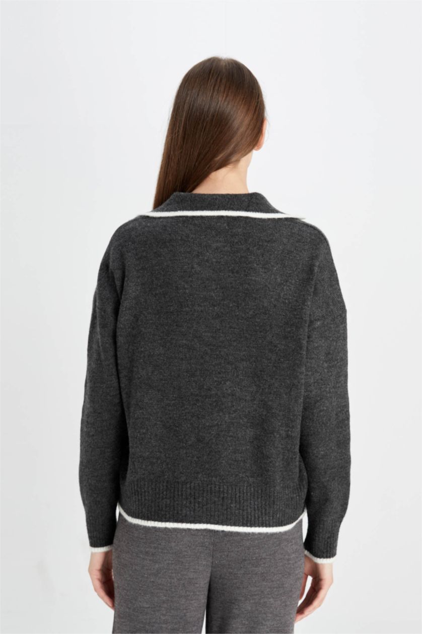 Kadın Antrasit Regular Fit Yumuşak Dokulu Polo Yaka Triko Kazak