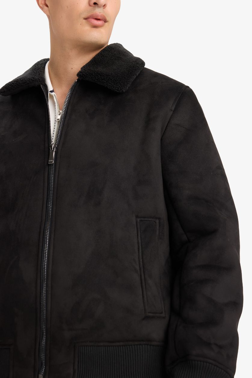 Erkek Siyah Slim Fit Dar Kesim Kürklü Polo Yaka Astarlı Fermuarlı Cepli Süet Mont