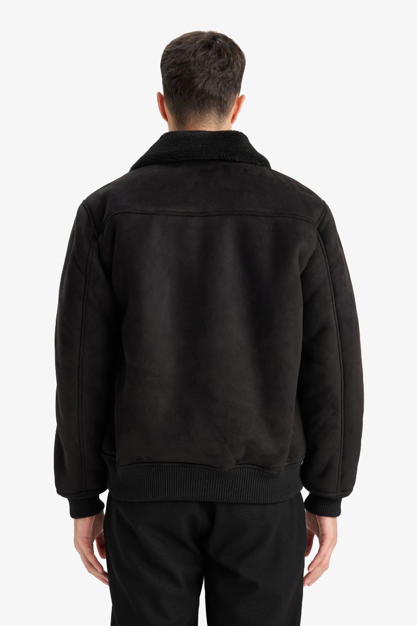 Erkek Siyah Slim Fit Dar Kesim Kürklü Polo Yaka Astarlı Fermuarlı Cepli Süet Mont