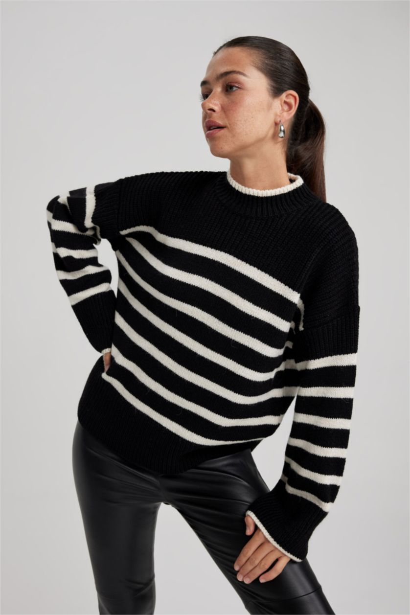 حريمي أسود Relax Fit Pullover