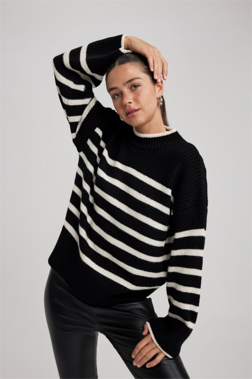 حريمي أسود Relax Fit Pullover