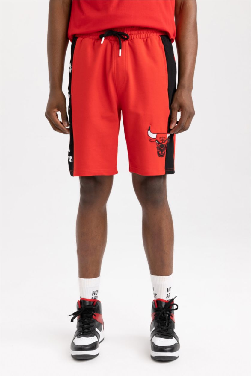 MAN Red DeFactoFit NBA Chicago Bulls Licensed Standard Fit Shorts