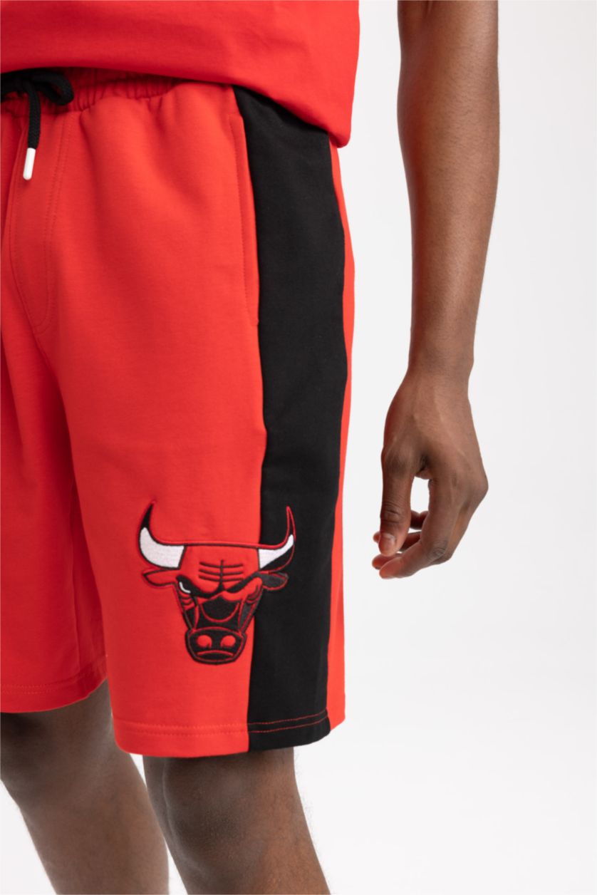 MAN Red DeFactoFit NBA Chicago Bulls Licensed Standard Fit Shorts