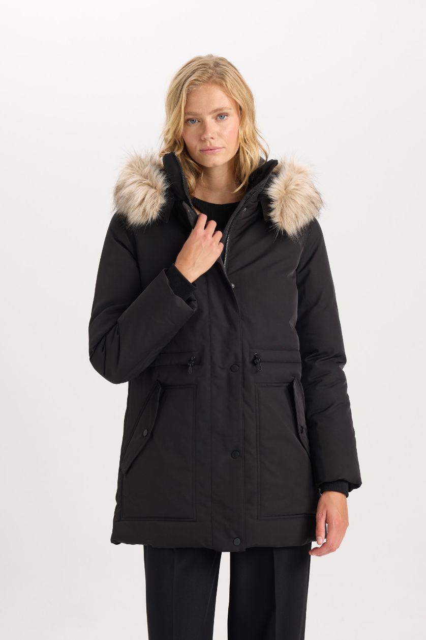 Kadın Siyah Su Geçirmez Şişme Mont Parka Oversize Geniş Kalıp Çıkarılabilir Suni Kürk Kapüşonlu Fermuarlı Çıtçıtlı Cepli