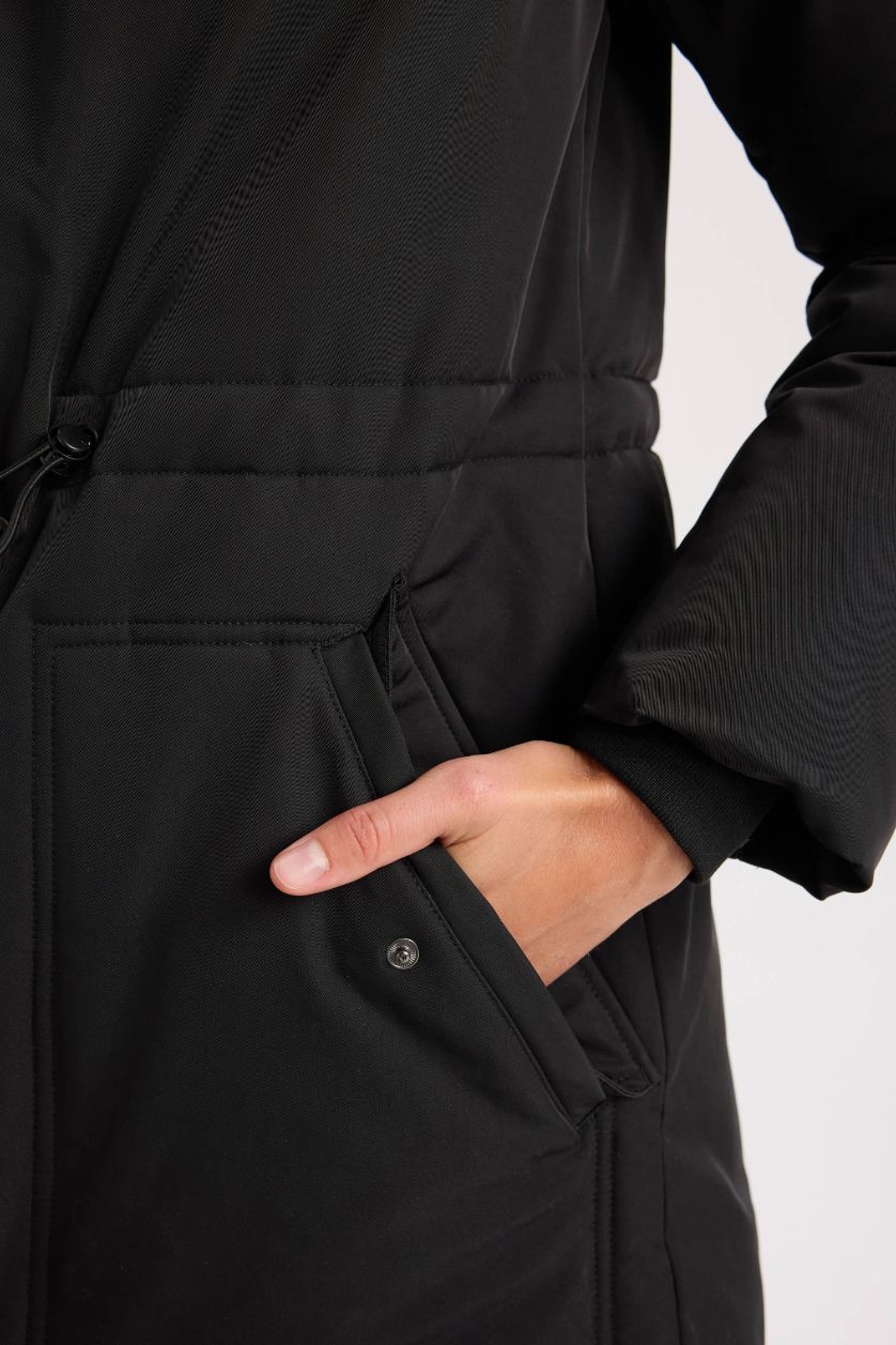 Kadın Siyah Su Geçirmez Şişme Mont Parka Oversize Geniş Kalıp Çıkarılabilir Suni Kürk Kapüşonlu Fermuarlı Çıtçıtlı Cepli