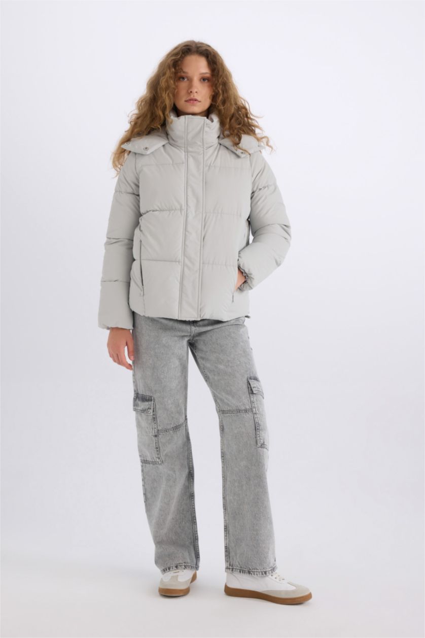 Kadın Gri Su Geçirmez Puffer Şişme Mont Oversize Geniş Kalıp Kapüşonlu Fermuarlı Çıtçıtlı