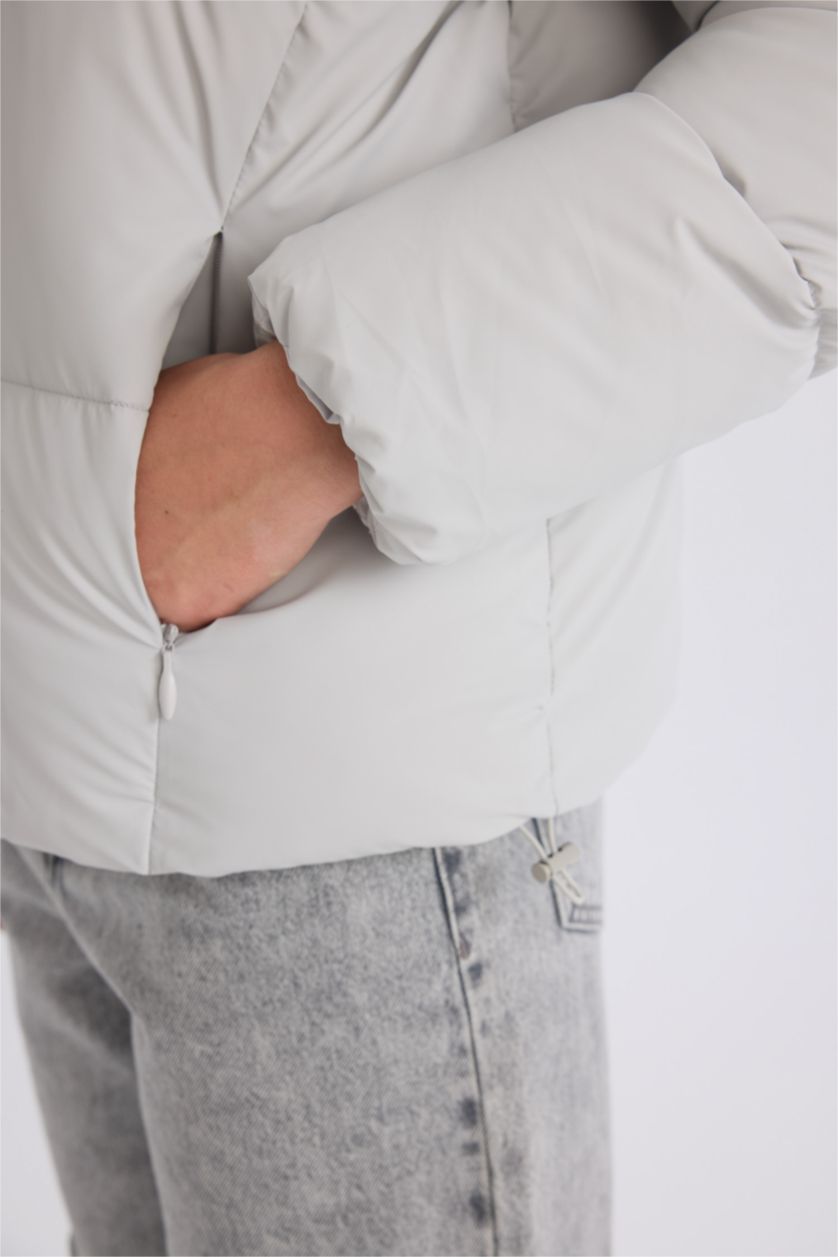 Kadın Gri Su Geçirmez Puffer Şişme Mont Oversize Geniş Kalıp Kapüşonlu Fermuarlı Çıtçıtlı