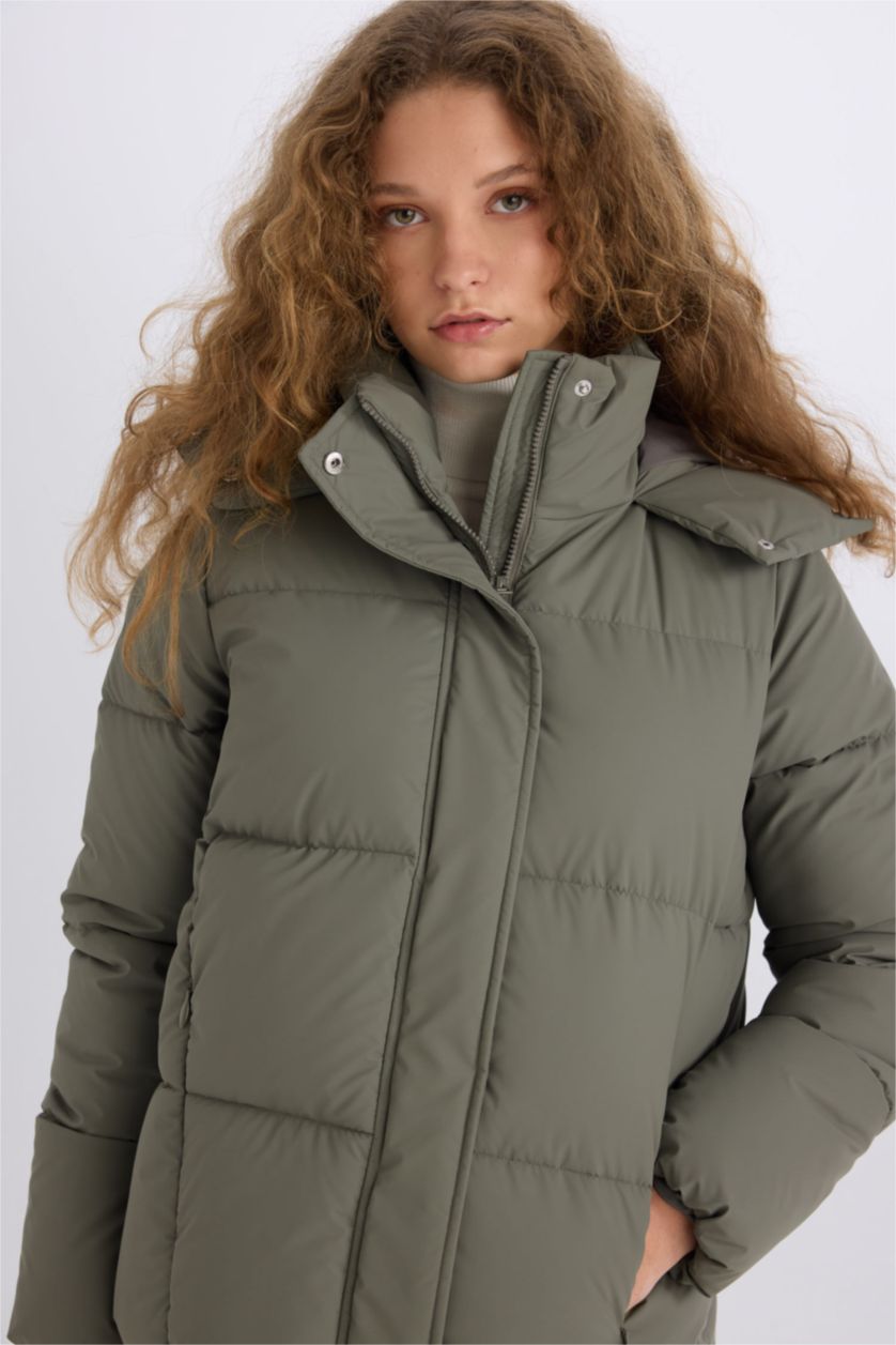 Kadın Haki Su Geçirmez Puffer Şişme Mont Oversize Geniş Kalıp Kapüşonlu Fermuarlı Çıtçıtlı