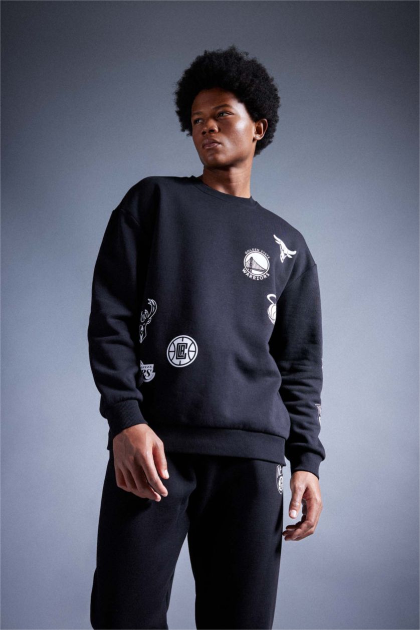 MAN Black Comfort Fit NBA Licensed Long Sleeve Sweatshirt