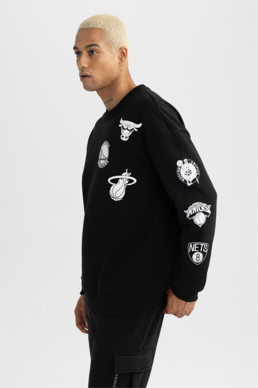 MAN Black Comfort Fit NBA Licensed Long Sleeve Sweatshirt