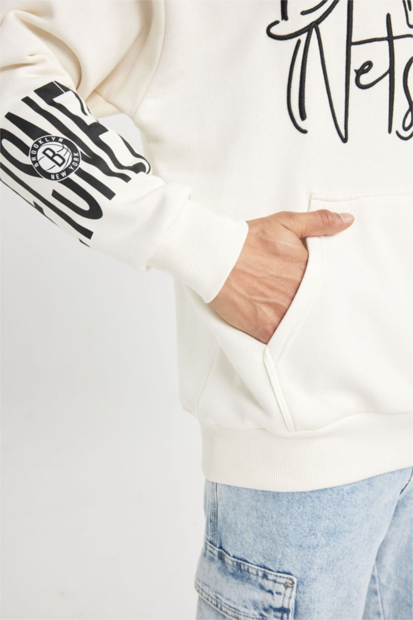 Erkek Ekru NBA Brooklyn Nets Oversize Geniş Kalıp Kapüşonlu Cepli Kalın Sweatshirt
