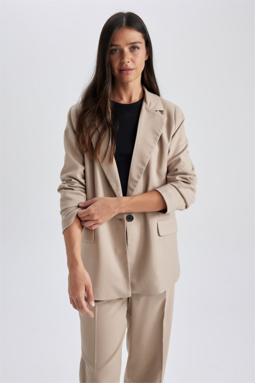 FEMME Beige Blazer Coupe Oversize