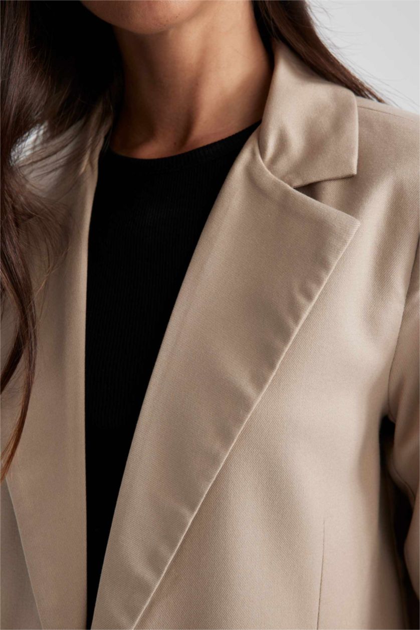 FEMME Beige Blazer Coupe Oversize