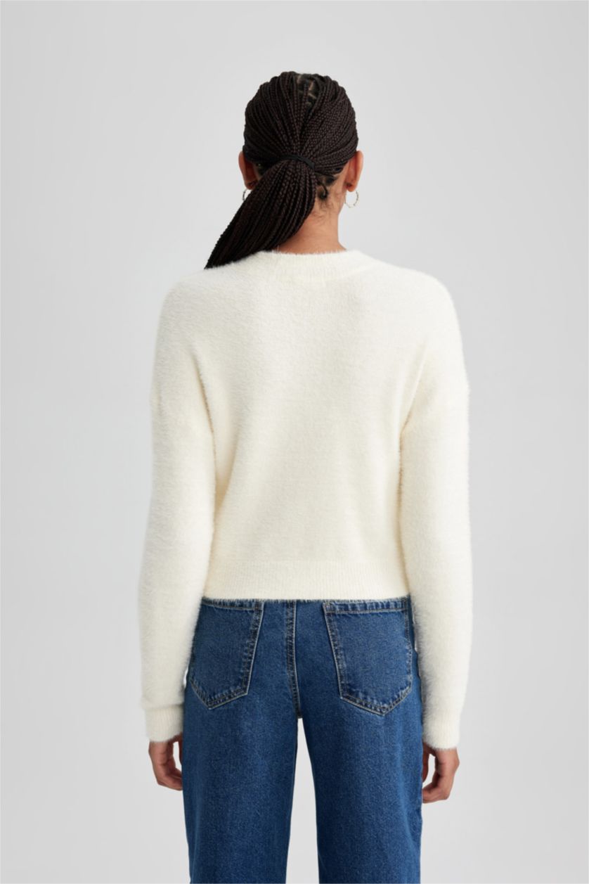 Kadın Ekru Regular Fıt Yarım Balıkçı Yaka Triko Kazak