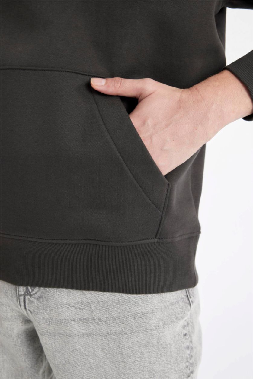 رجالي أنثرا سويت شيرت اوفر سايز بيزك بكابيشون بجيب