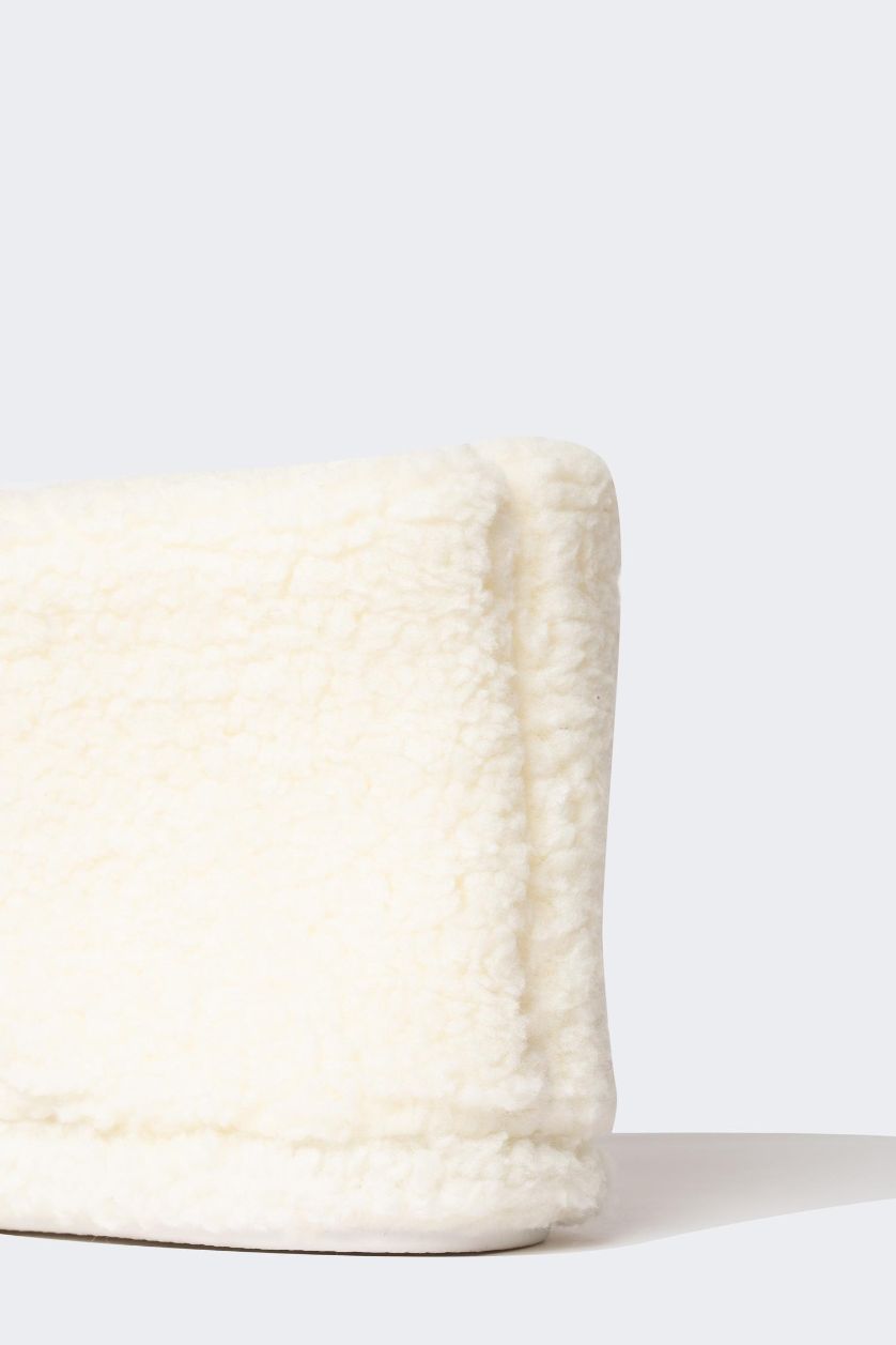 GIRLS & TEENS White Girl Flat Sole Home Boots