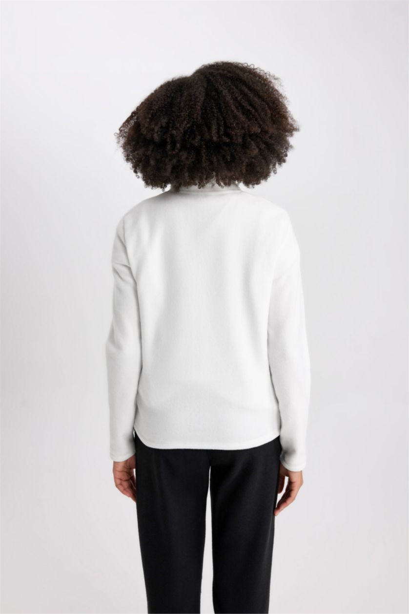 حريمي بيج فاتح سويت شيرت بطبعة شعار قصة عادية بياقة بسوسته