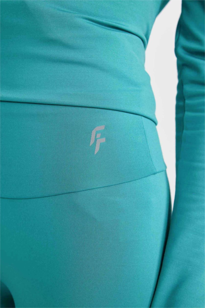 حريمي أخضر فاتح بنطلون ليجن قصة عادية طول الكوع