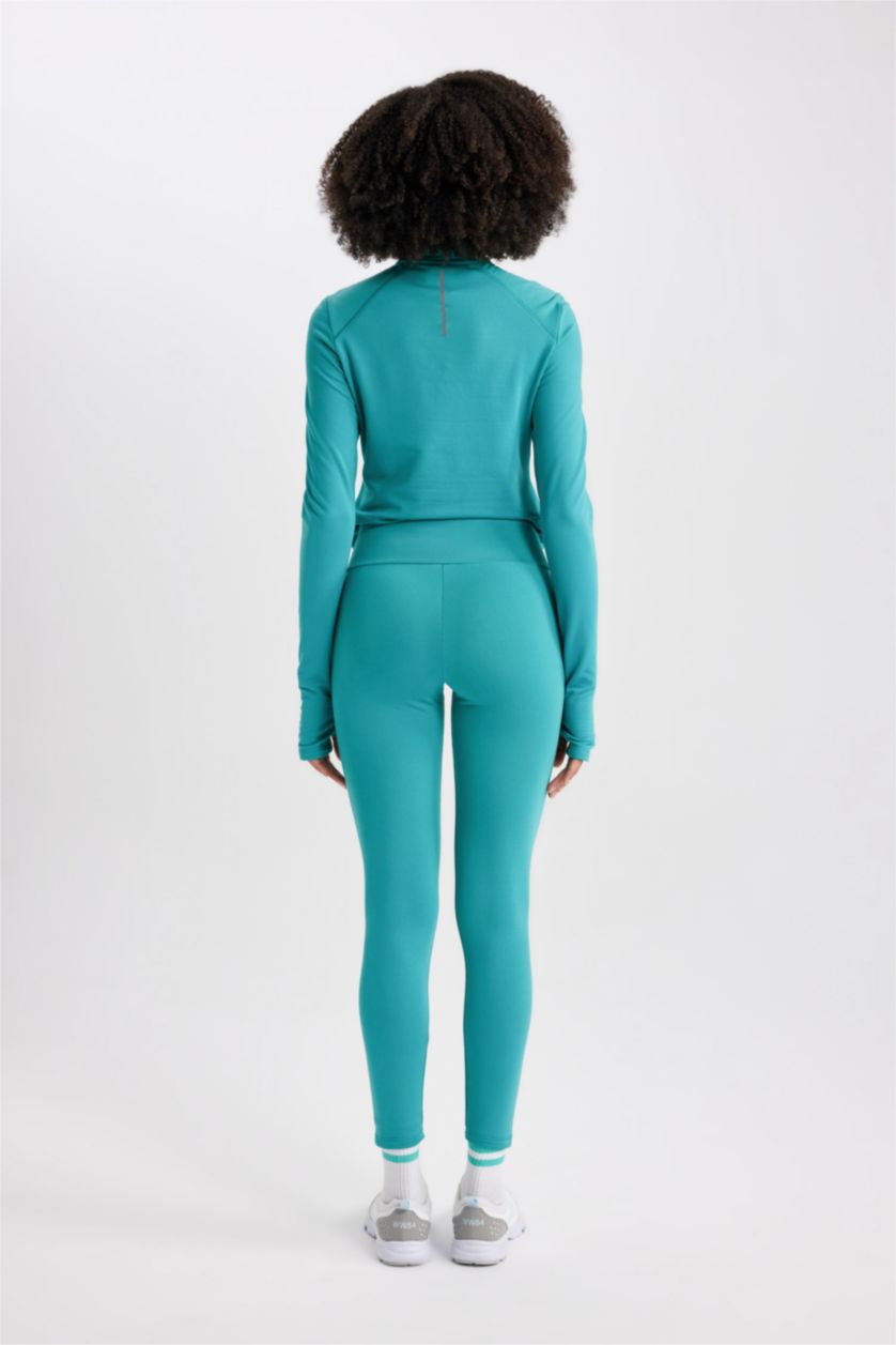 حريمي أخضر فاتح بنطلون ليجن قصة عادية طول الكوع